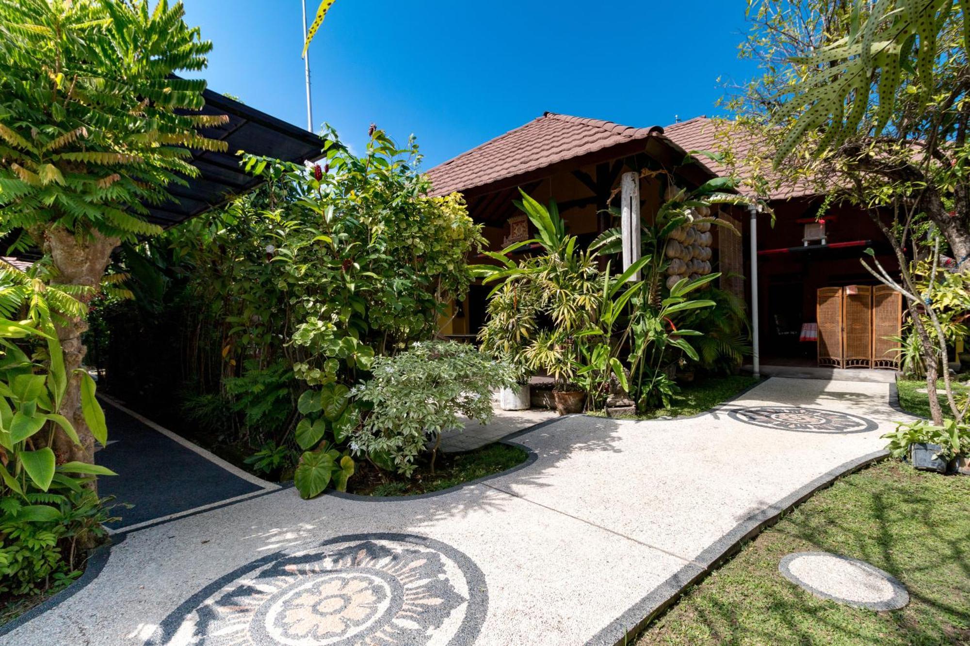 Отель Baruna Sanur Экстерьер фото